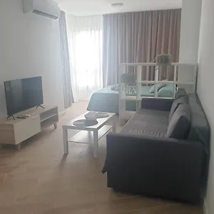 https://apartamento-la-torremolinos.hotelsinnerja.org